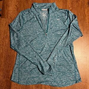 Nike Dri-Fit Women’s Pullover Size Large.